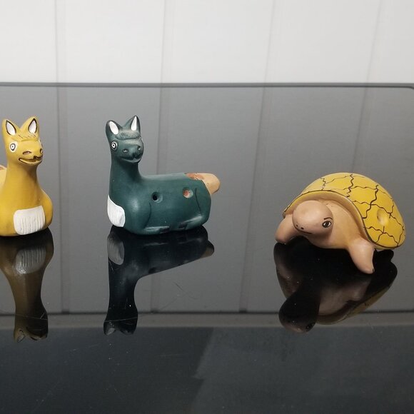 Set of 4 Ocarina 4 hole Whistle pipes, hand painted - Picture 2 of 9